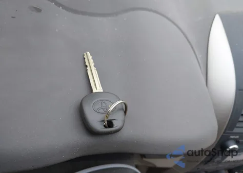 2010 Toyota Corolla Le z USA, uszkodzony, nr VIN JTDBU4EE5AJ069965